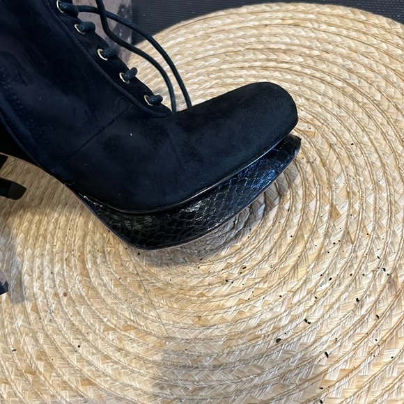 SamEdelmam Suede Leather Ankle Platform Booties Size 10 - Picture 9 of 10